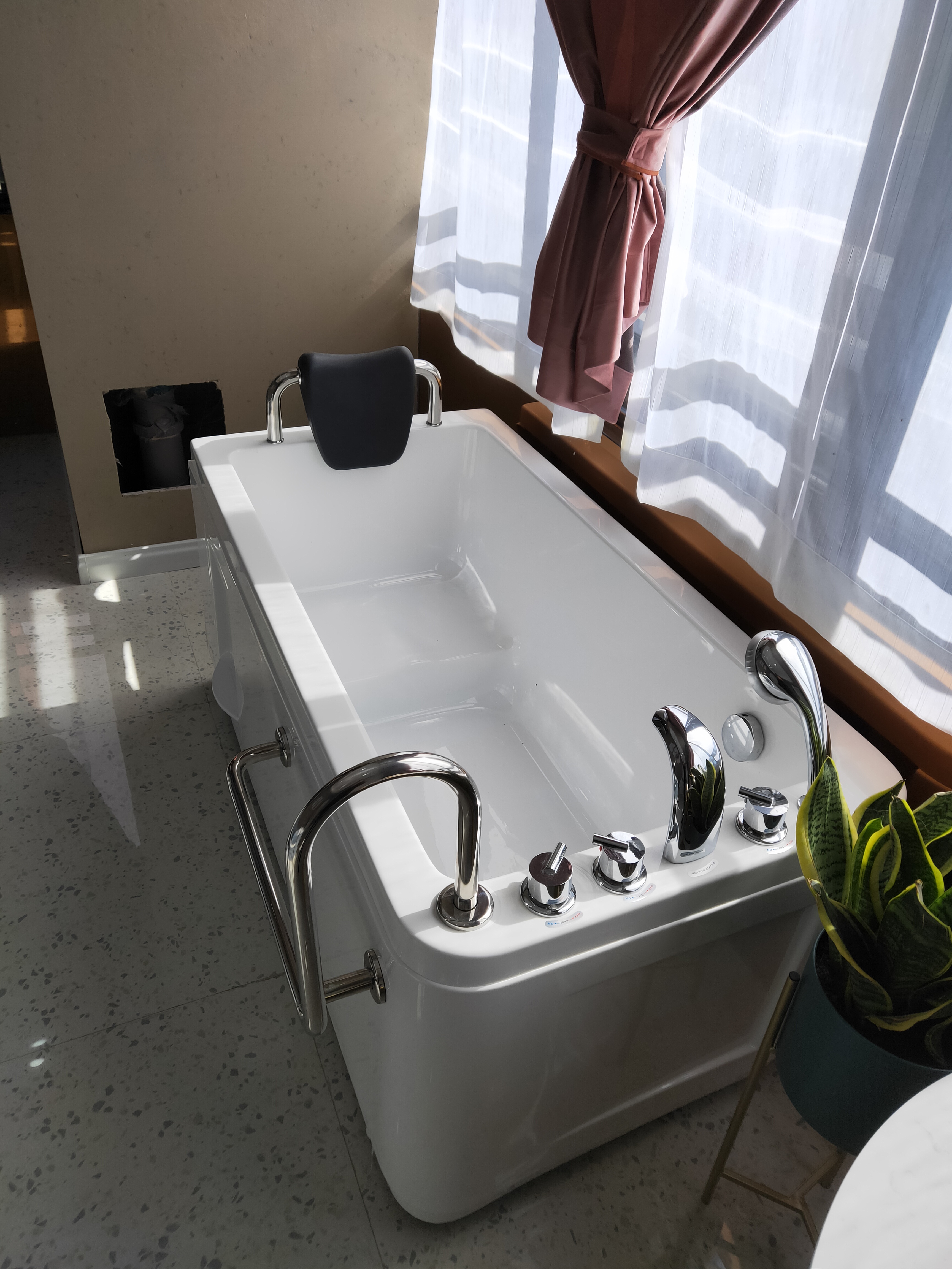 Whirlpool massage portable line lending jacuzzi corner bathtubs multi functional acrylic tub tub